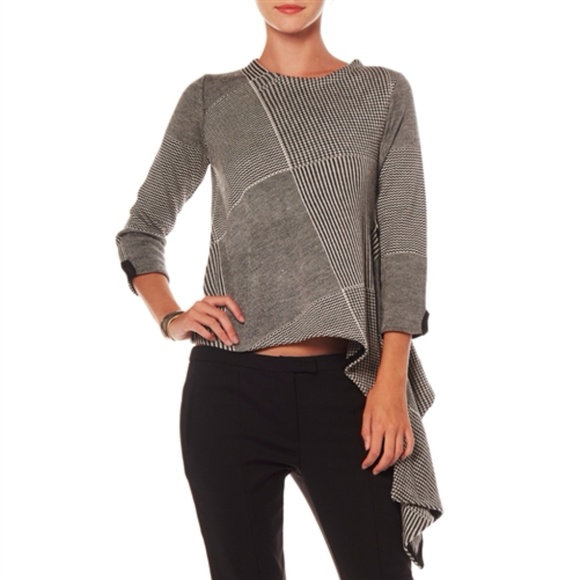 Gracia Sweaters - Unbalanced Length Long-Sleeve Knit Top